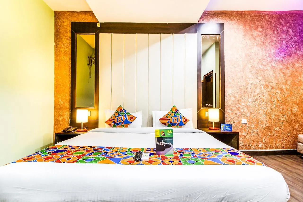Fabhotel Mittaso Zirakpur 3*,  India